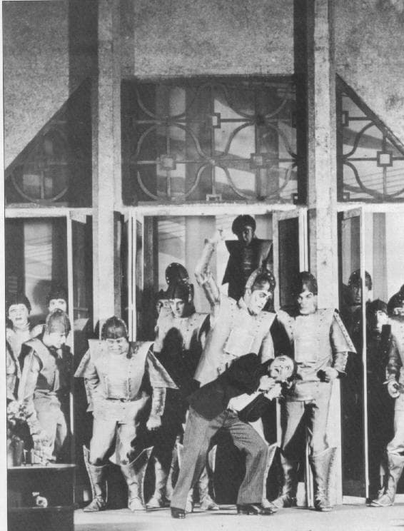 『R.U.R.』 공연 무대, 1920년대